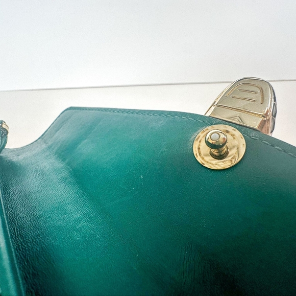 Bulgari Serpenti Forever Small Green Pre-loved with Mirror - Picture 8 of 12